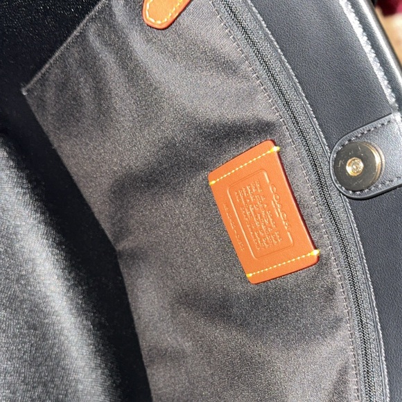 COACH CITY TOTE BAG IN SIGNATURE CANVAS - Picture 3 of 9